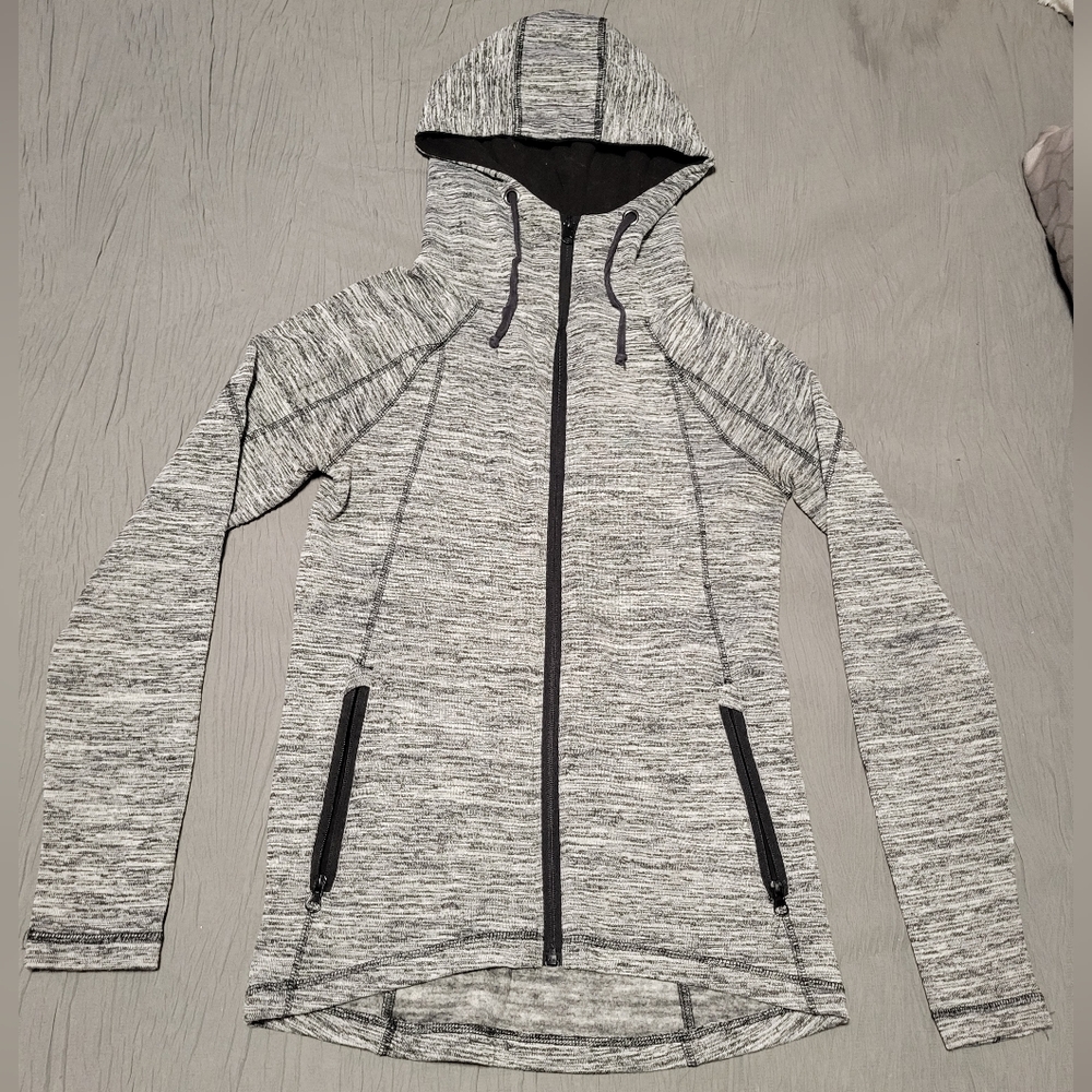 Glacier's Wdge Women's Gray Hooded Sweater